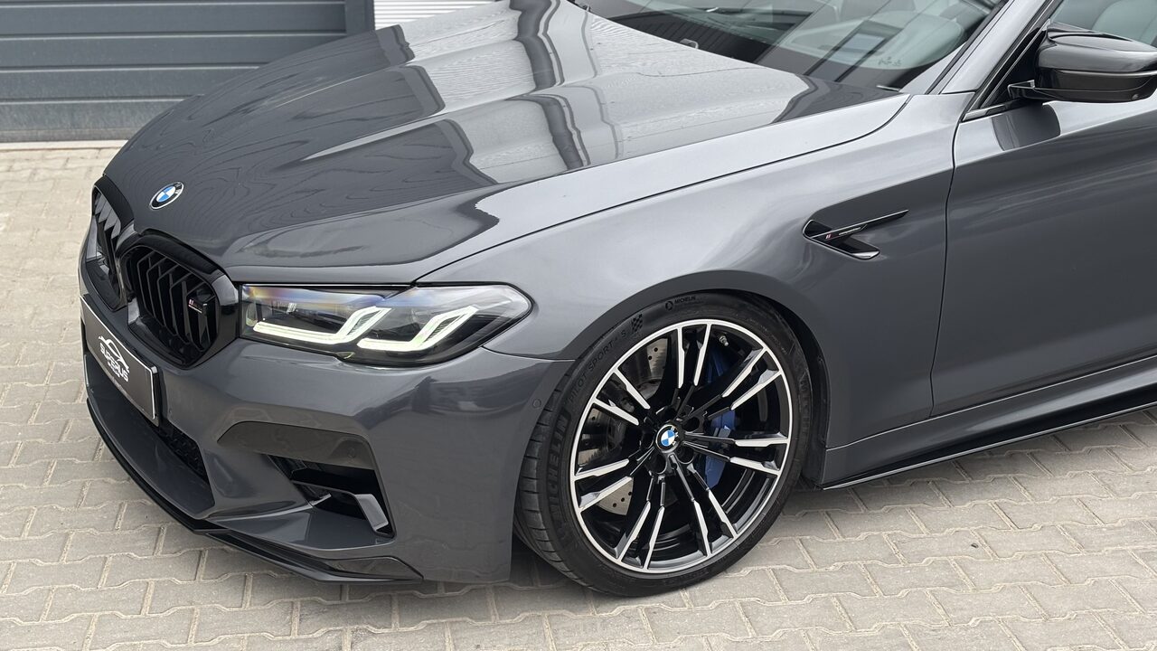 BMW M5 front